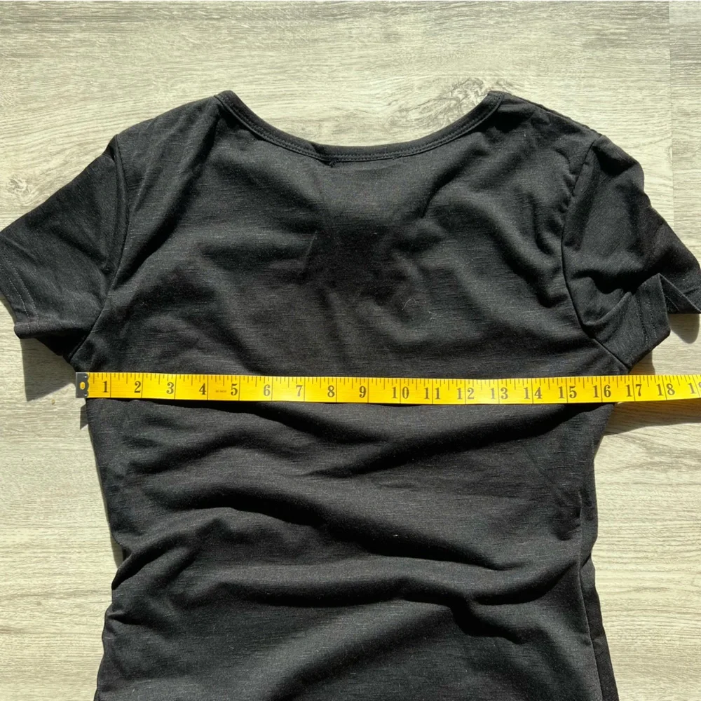 SOLD ❌ SHORT SLEEVE BLACK BASIC DRESS - Picture 5 of 7